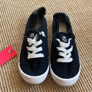 Roxy bayshore sneaker black comfy New size 8